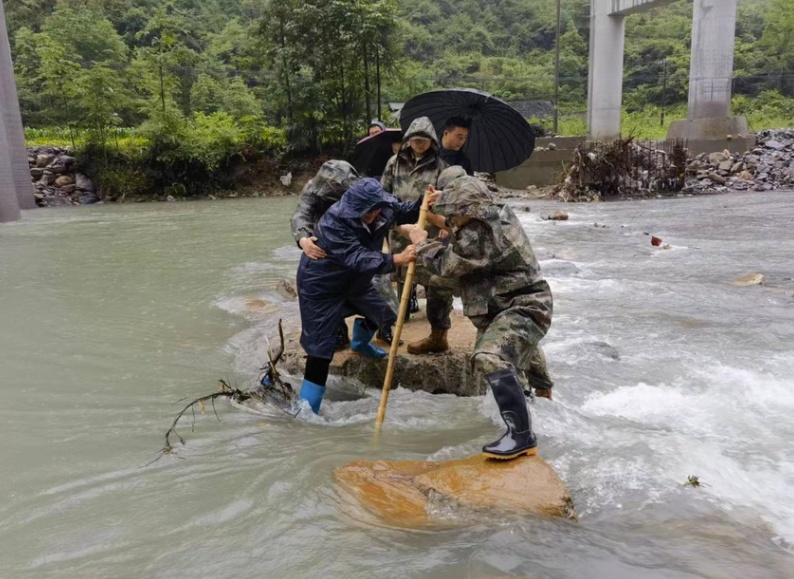  科隆逆袭成功逃离降级区泥潭  